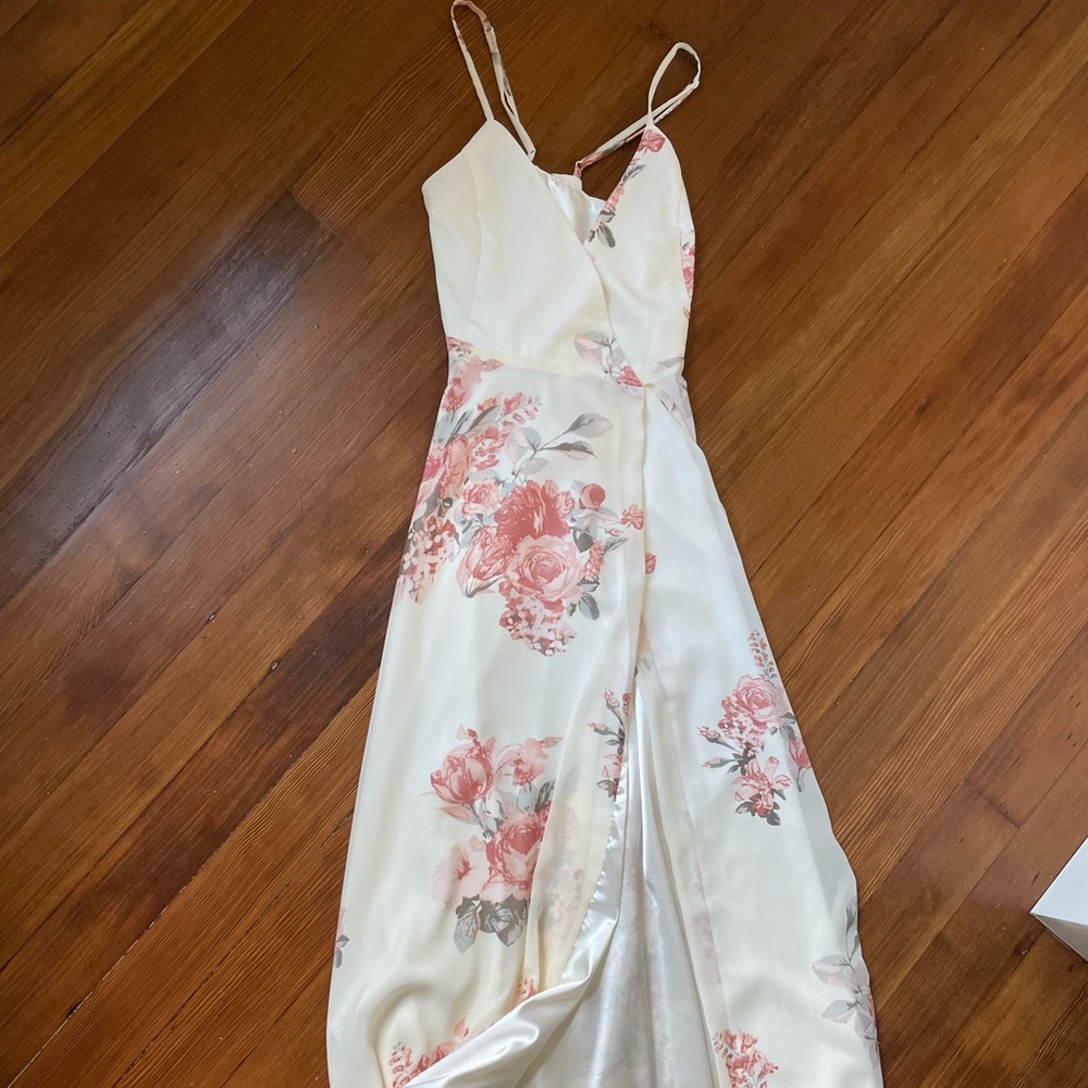 Lulus white floral maxi dress